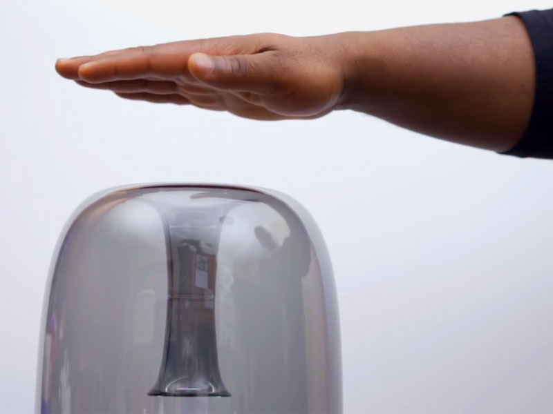 Loa Harman Kardon Aura Studio 2 tai hdradio 15