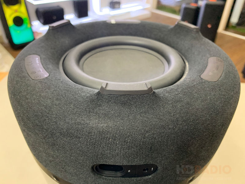 bass harman kardon Aura Studio 3