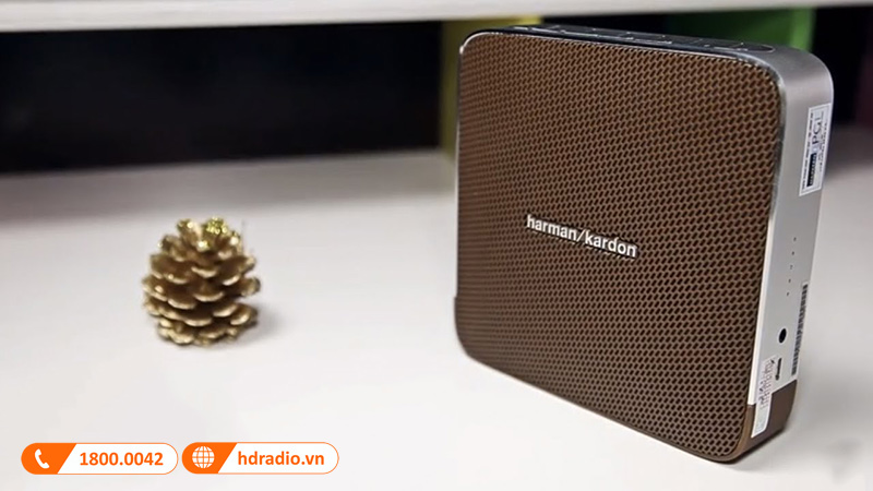 ung dung loa harman esquire