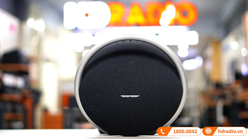 mặt trươc Loa Harman Kardon Onyx Studio 8 màu xanh