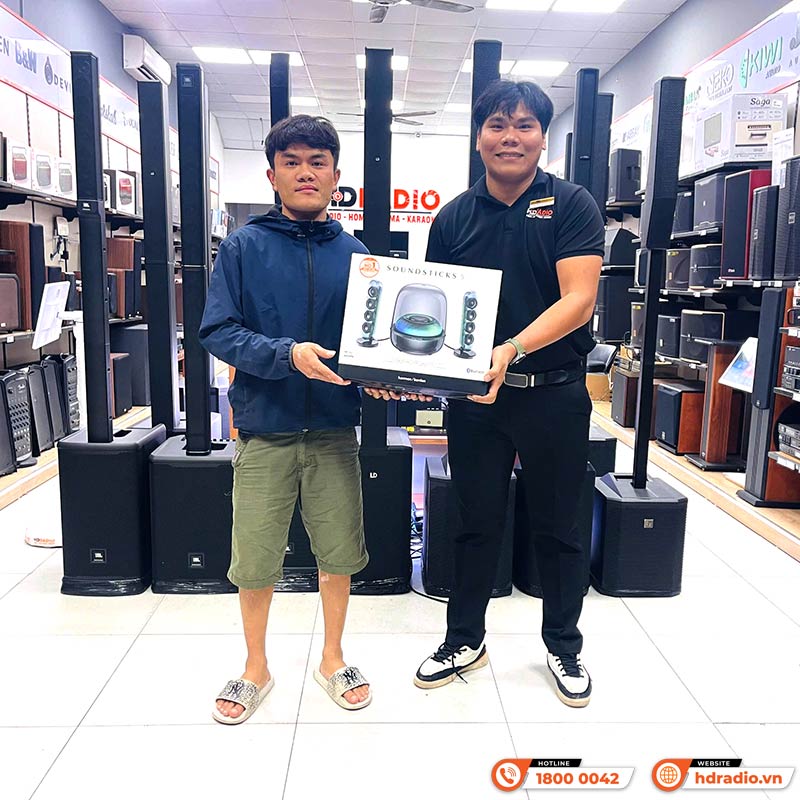 khach hang mua loa harman kardon soundsticks 5 tai hdradio
