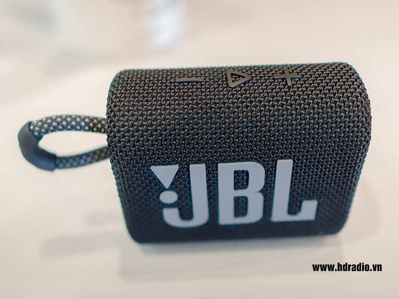 các nút điều khiển trực tiếp trên Loa JBL Go 3