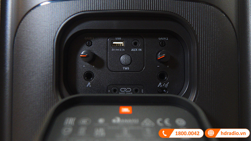 Cổng kết nối loa JBL Partybox 710