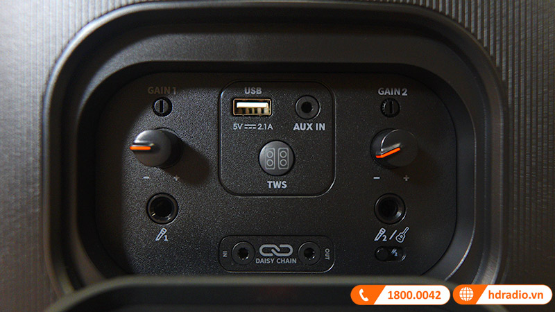 Cận cảnh cổng kết nối loa JBL Partybox 710