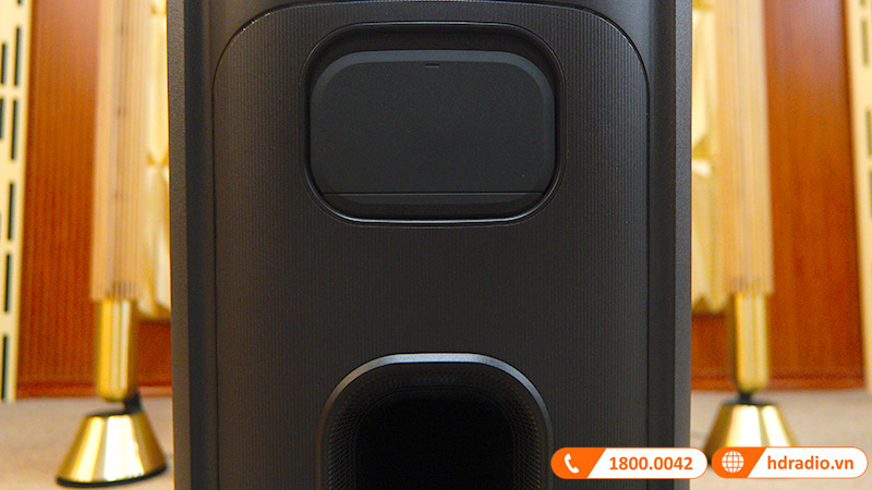 Mặt sau loa JBL Partybox 710