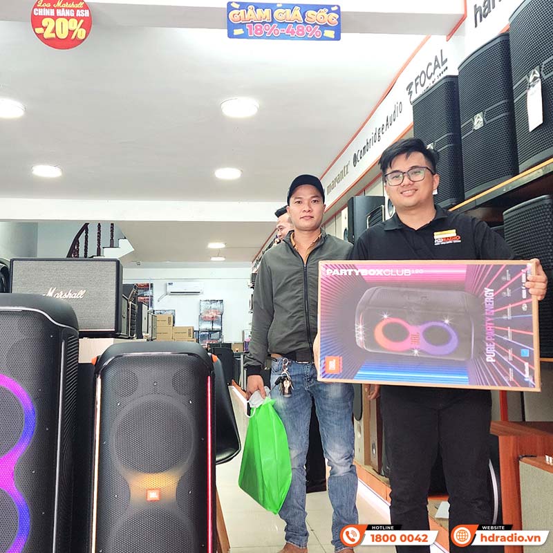 khách hàng mua Loa JBL PartyBox Club 120 tại hdradio