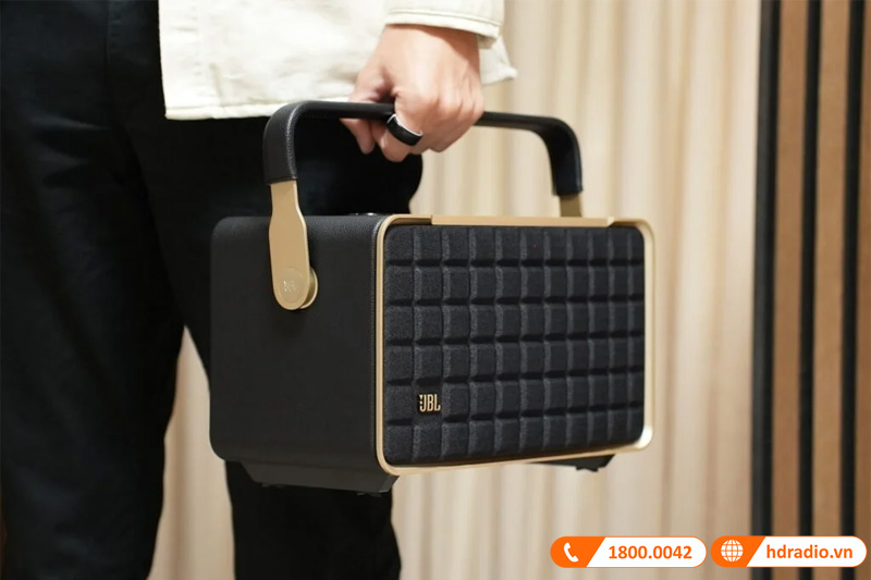 Loa JBL Authentics 300 sử dụng di động