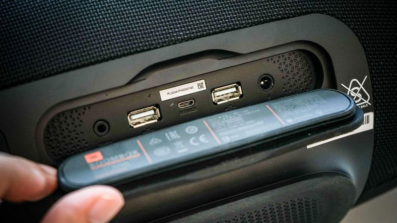 giá loa jbl boombox