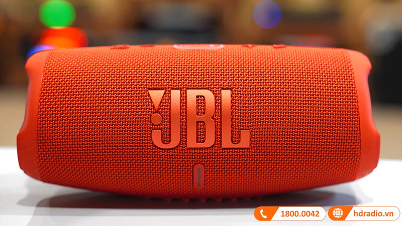 mat truoc Loa JBL Charge 5