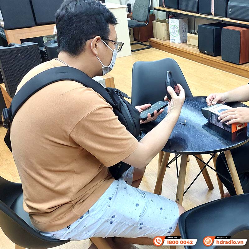 Loa JBL Clip 5, Bluetooth 5.3, Pin 12 Giờ, Chống Nước IP67, Auracast, App JBL Portable, Nhiều Màu Sắc-11