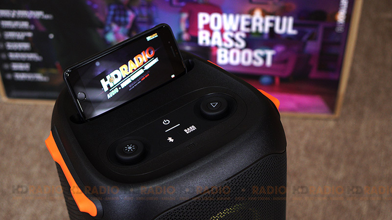 anh thuc te ket noi bluetooth tren loa jbl partybox 110