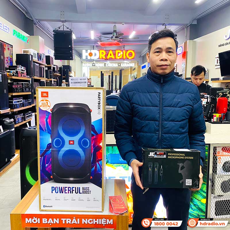 khách hàng mua loa jbl partybox 110 và micro jkaudio b1 pro