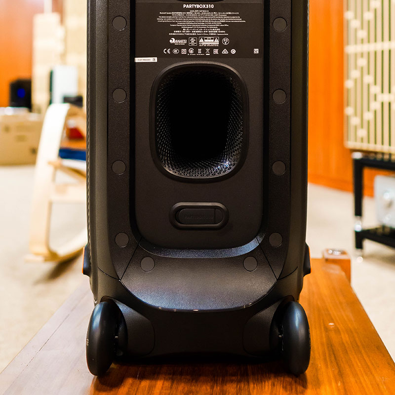 cổng phản xạ âm của Loa JBL PartyBox 310