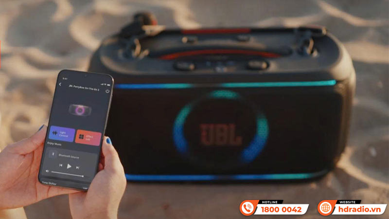 JBL ra mắt mẫu Loa PartyBox On The Go 2 mới