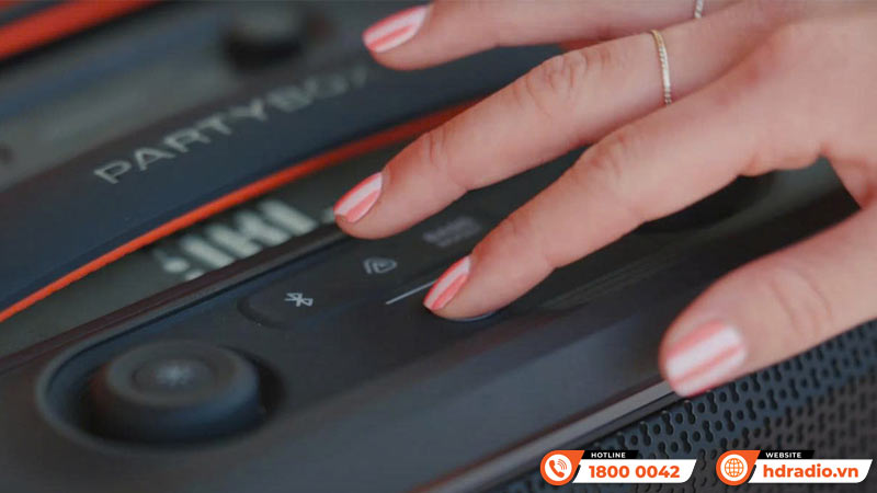 JBL ra mắt mẫu Loa PartyBox On The Go 2 mới