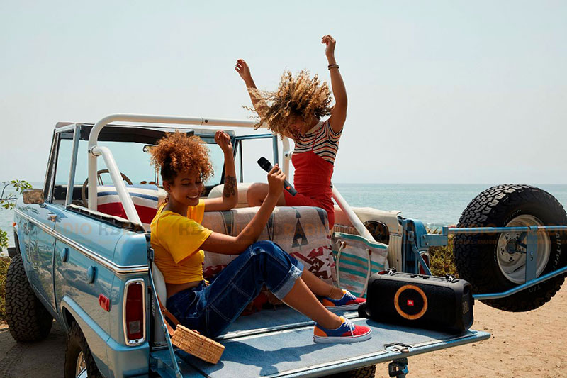 loa PartyBox on the go