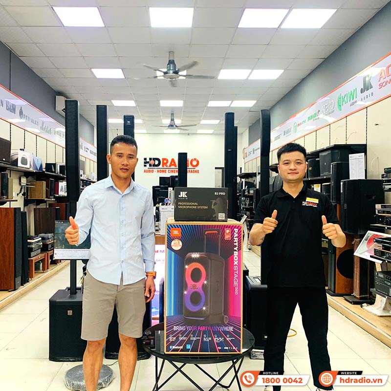 khach hang mua loa jbl partybox stage 320 chính hãng