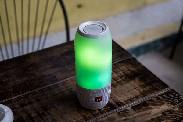 loa jbl pulse 3 đổi màu theo điệu nhạc