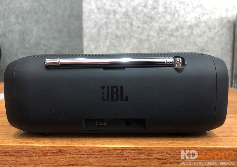 Loa JBL Tuner FM kết nối