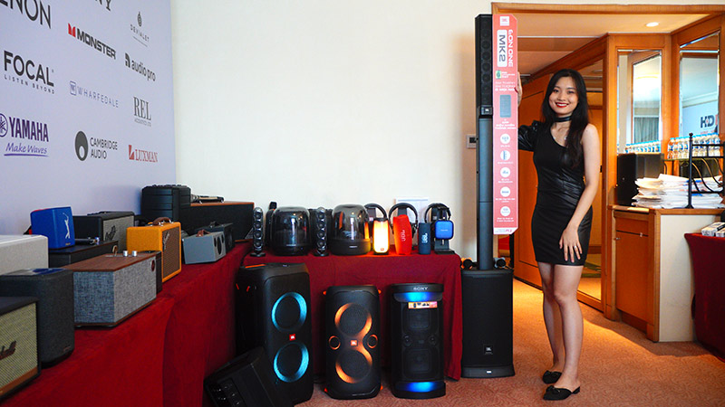 loa bluetooth karaoke bieu dien