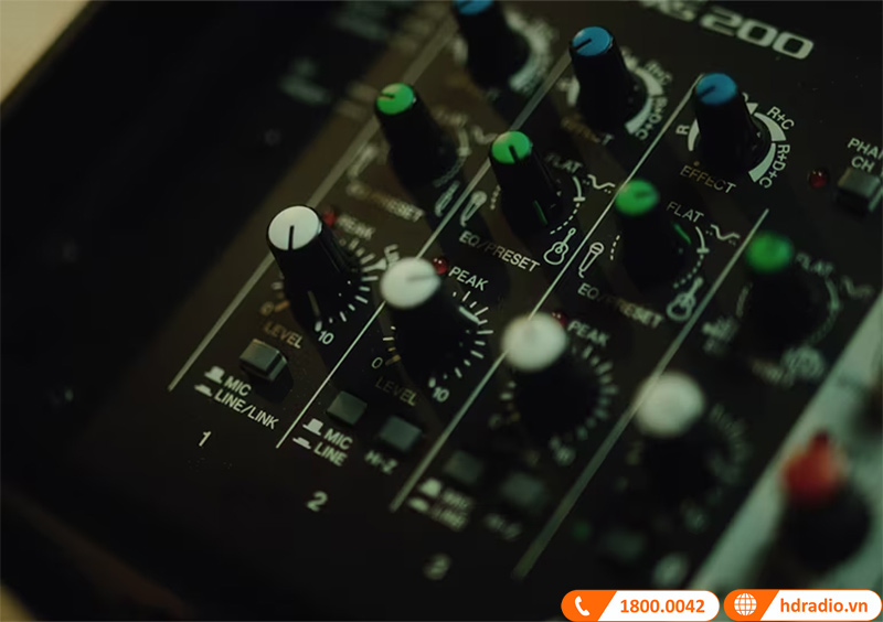 Loa Yamaha Stagepas 200