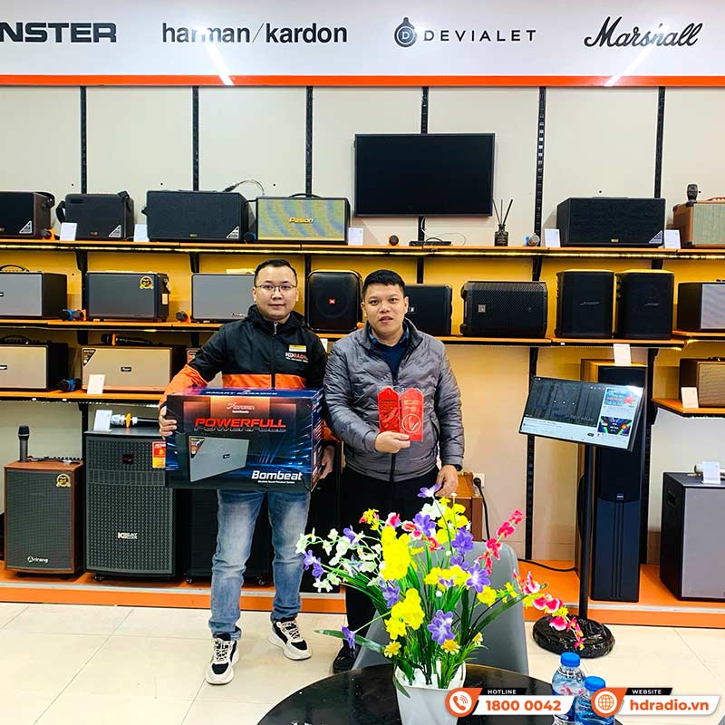 khách hàng mua Loa di động karaoke Crowin SA310