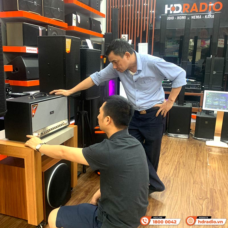 khách hàng trải nghiệm loa Acrowin SA1200