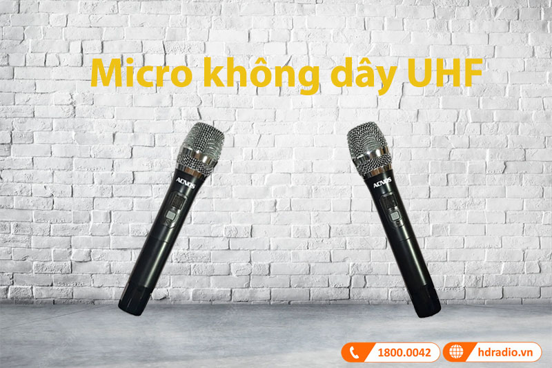Đi kèm 2 micro không dây UHF