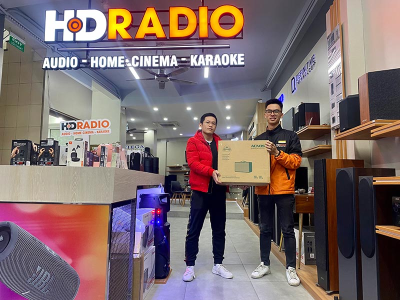 Khách hàng mua loa Acnos CS251PU tại HDRadio