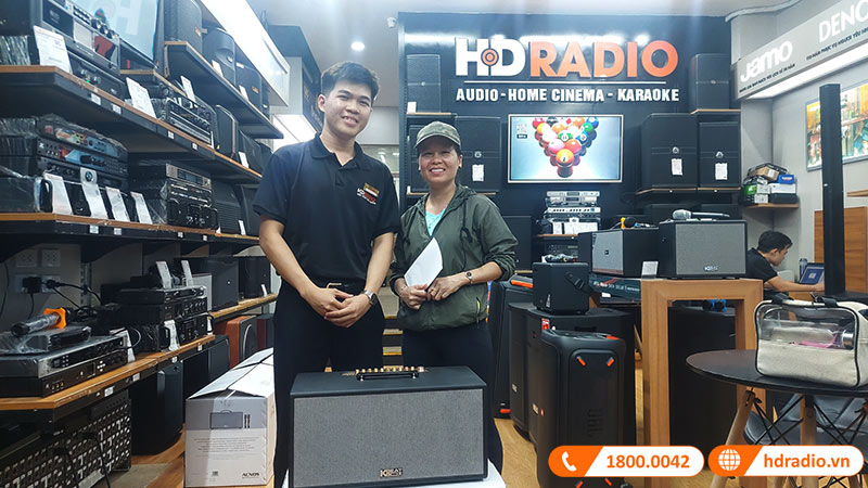 Khách hàng mua loa Acnos CS451 tại HDRadio
