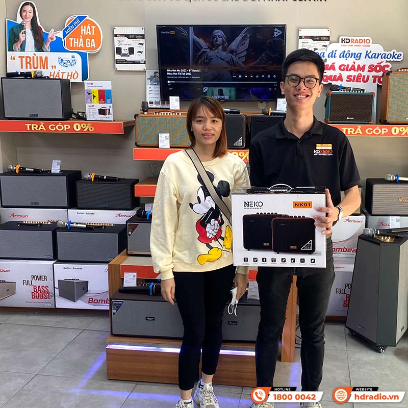 khách hàng mua loa di động Neko NK01