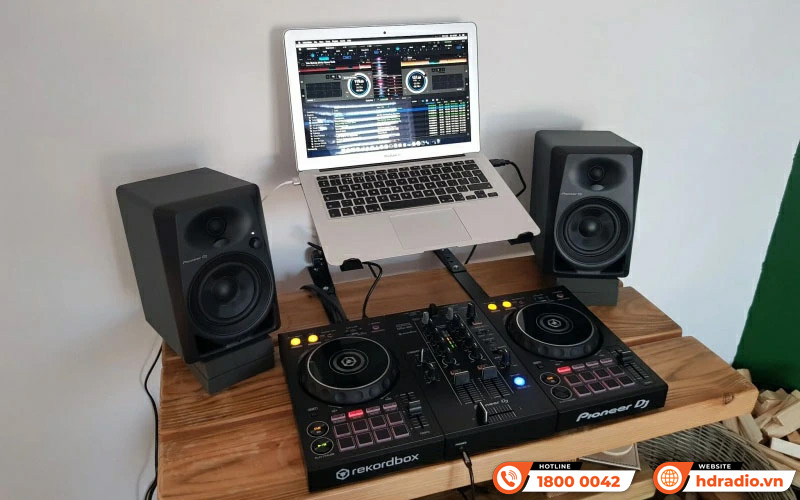 Loa kiểm âm Pioneer DJ DM-50D