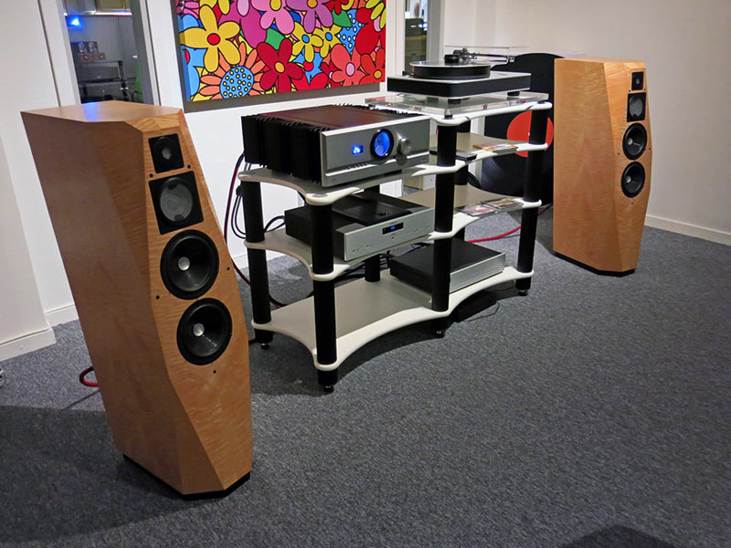 Loa Đứng Avalon Indra