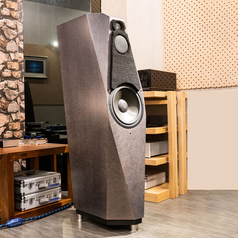 Loa Avalon Precision Monitor 4