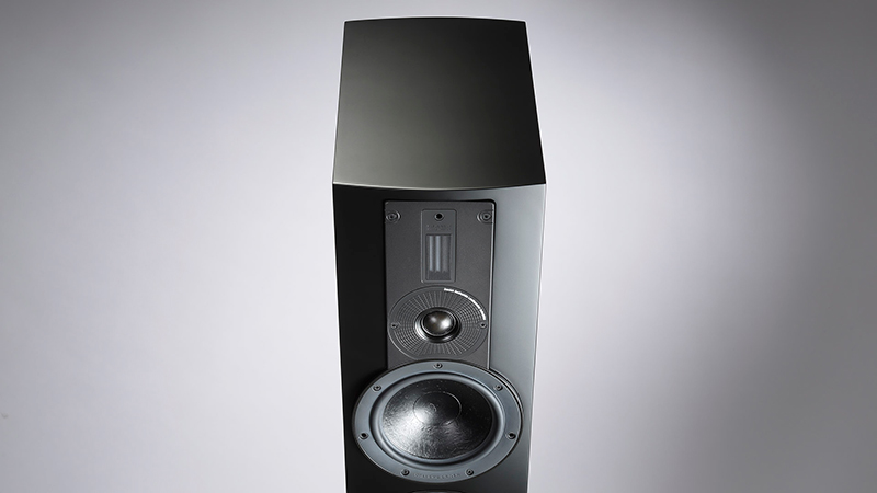 Thiet ke thung loa voi chat lieu go dac biet