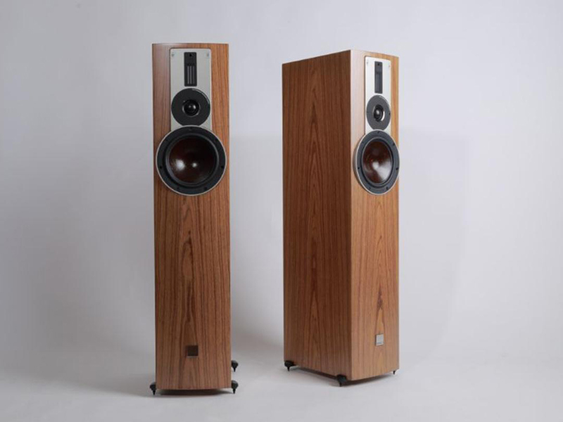 Thung loa su dung chat lieu go MDF