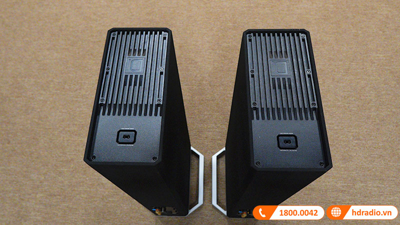 Mặt trên loa Definitive Technology BP9020