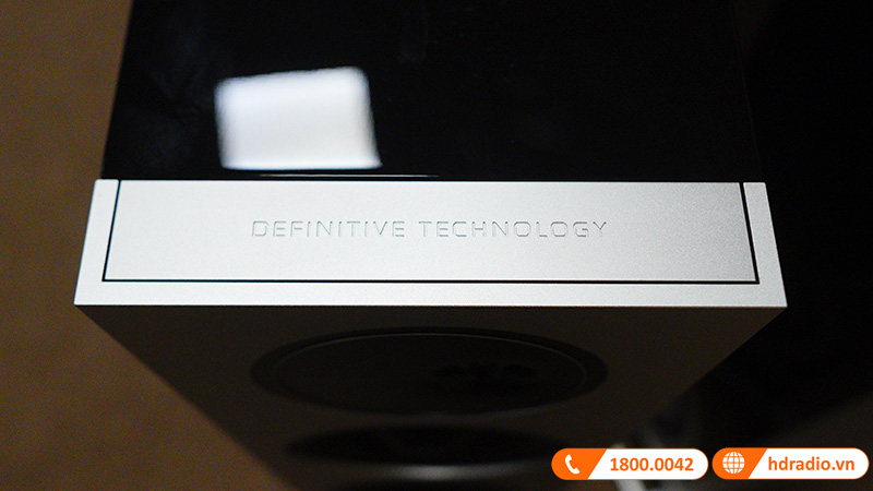 Definitive Technology Demand D17