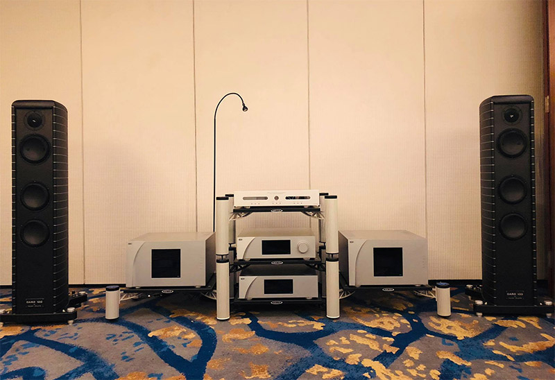 Loa Gauder Akustik Darc 100 thích hợp sử dụng cho phòng khách, phòng làm việc, phòng nghe nhạc-xem phim hi-end chuyên dụn Loa Gauder Akustik Darc 100
