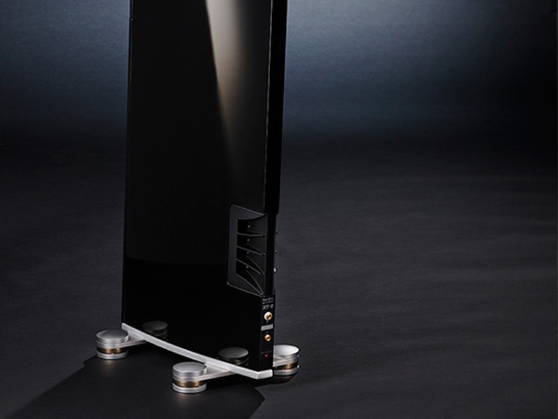 Loa Raidho XT2 có hệ thống động cơ đằng sau được thiết kế sử dụng nam châm neodymium Loa Raidho XT2