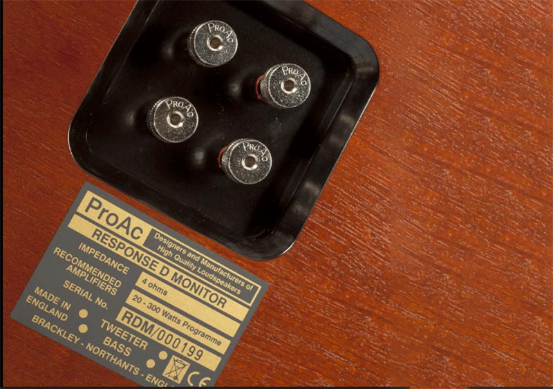 Dễ dàng kết nối với loa center ProAc Response D Monitor Loa Center ProAc Response D Monitor