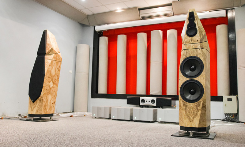 Loa Đứng Avalon Saga