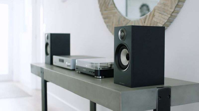 loa-bw-607-blackwhite-1