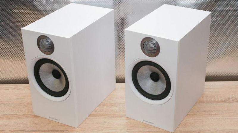 loa-bw-607-blackwhite-6