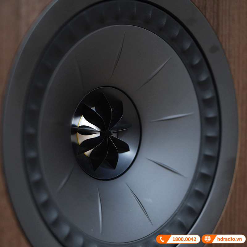 Cận cảnh củ loa đồng trục Uni-Q của Loa KEF Q950