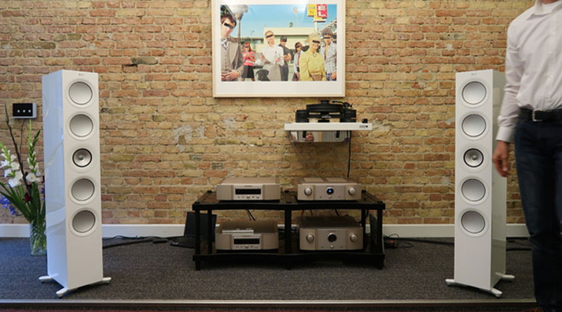 loa kef r11 phu hop voi khong gian rong den sieu rong