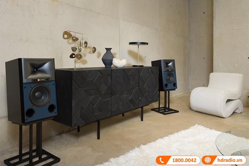 tổng công suất 300W kết hợp bộ xử lý tín hiệu kỹ thuật số (DSP) tinh vi