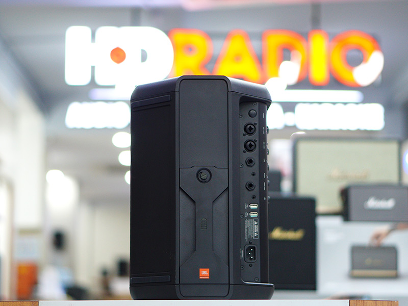 ảnh thực tế mặt sau loa JBL EON Compact