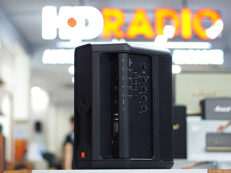 ảnh thực tế bảng điều khiển loa JBL EON Compact