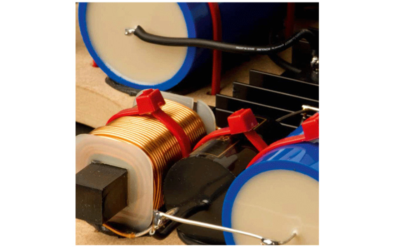 crossover loa Tannoy Kingdom Royal Carbon Black